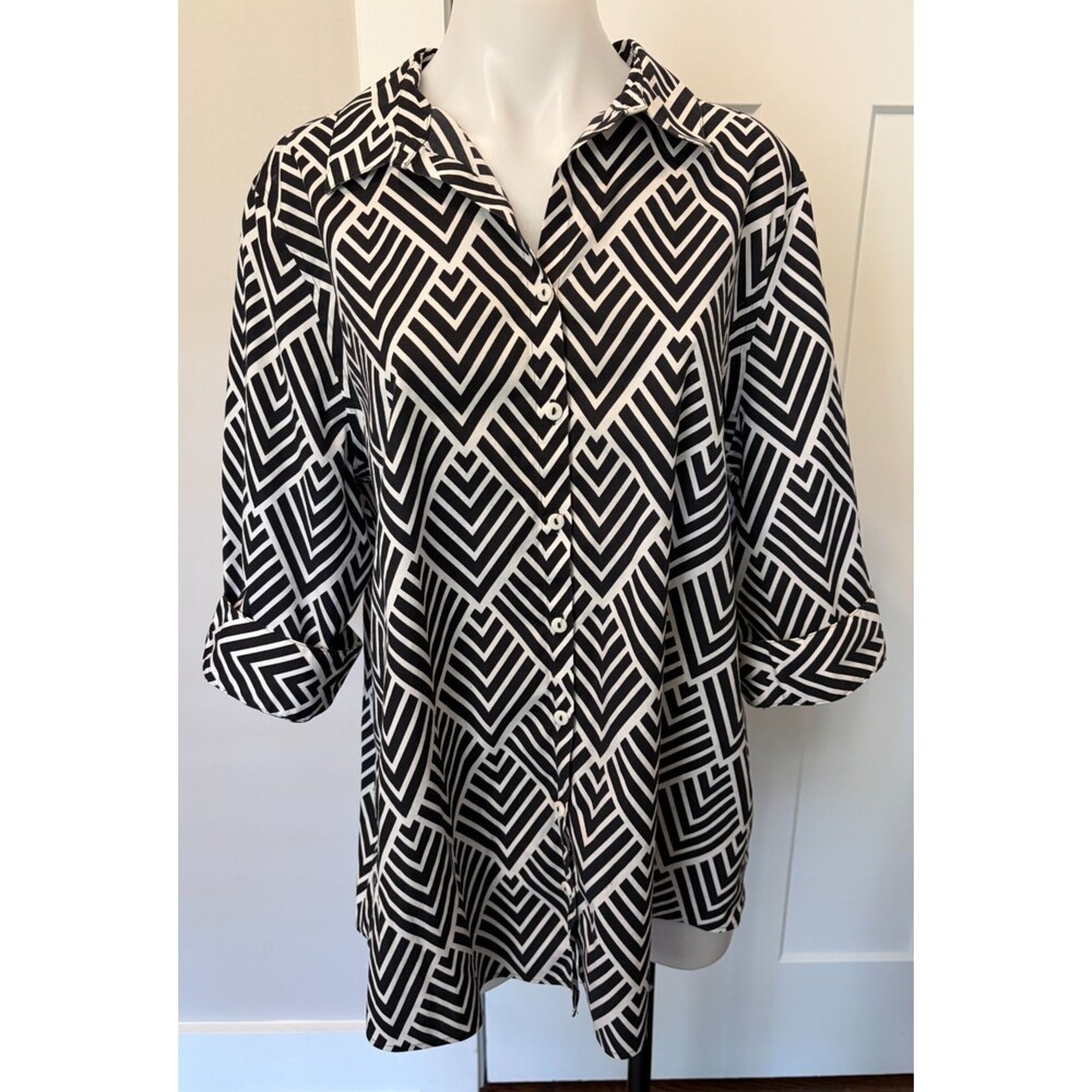CHICOS Womens Button TOP 3/4 Sleeve BLACK White GEOMETRIC No-Iron Size 3 (16/18)